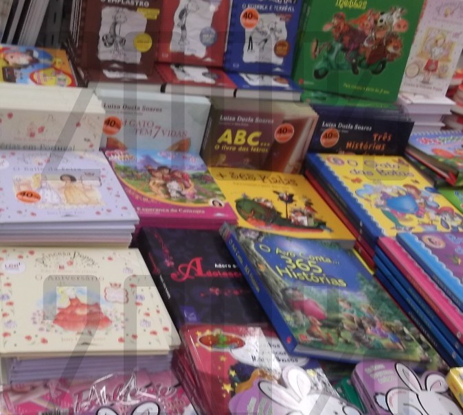 Acumulação | CONTINENTE | Livros Juvenis e Infantis 